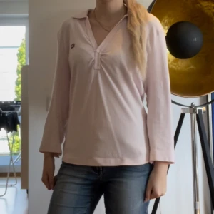 Topp - Söt rosa topp med krage 💞💖köpt second hand så storleken är lite konstig