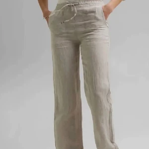 Linnebyxor  - Tänkte sälja mina linnebyxor som tyvärr har blivit försmå. Det är högst använda 1-3 gånger innan, dom är i jättefint skick. Pris går att diskutera! Det är bara att höra av sig💖🥰