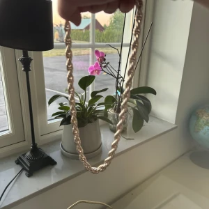 Cordell hals band - Haft runt 1 år helt ny aldrig använd ba lega i mitt skåp