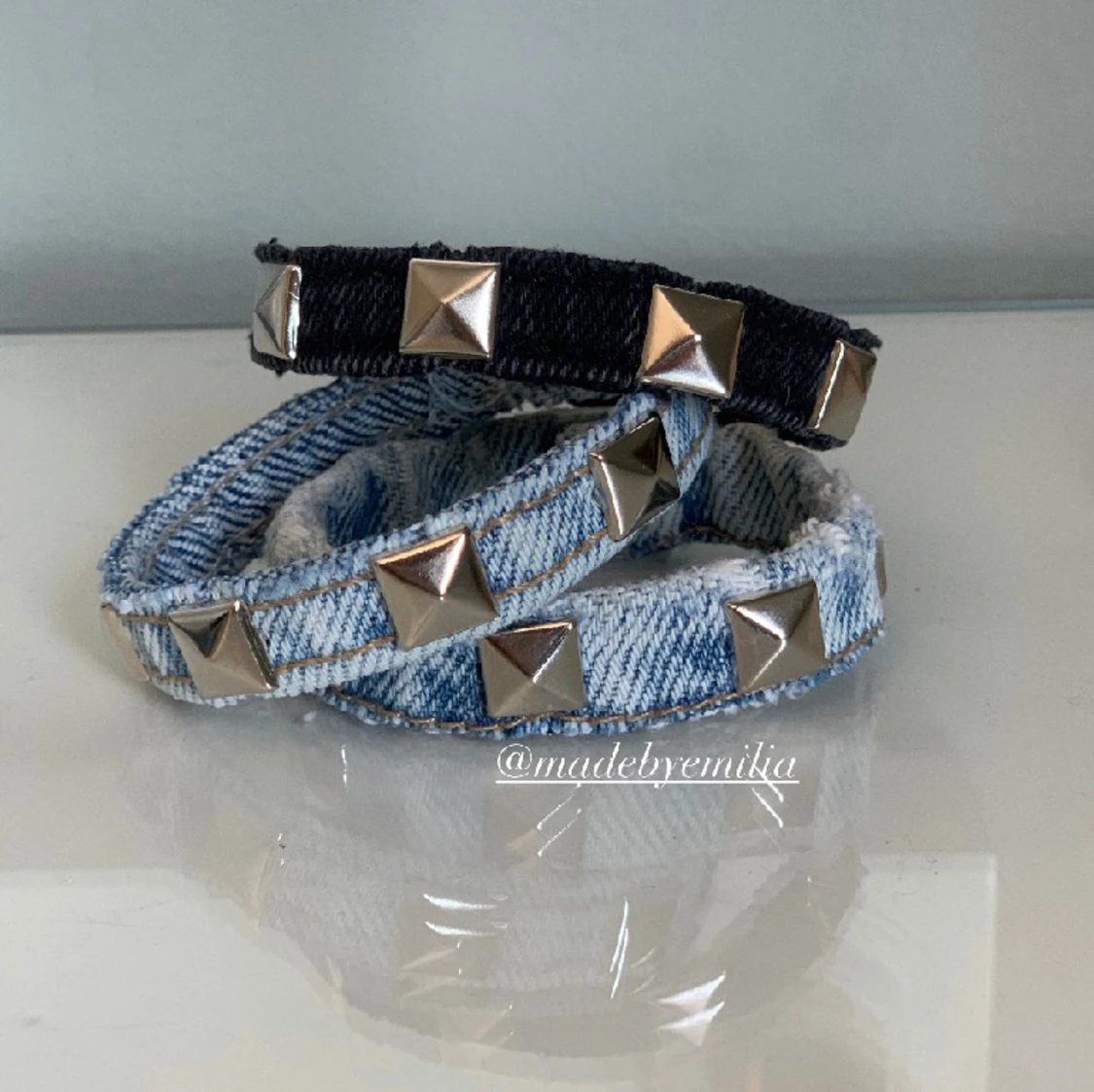 Jeansarmband med nitar - 90