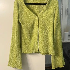 Blus - Superfin blus säljs för 99kr