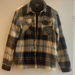 Patagonia fodrad skjorta  - Patagonia fodrad skjorta. 