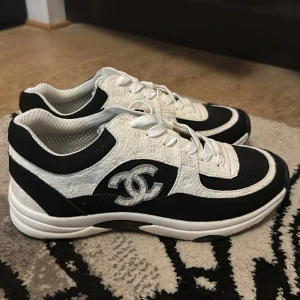 Chanel  - Aldrig använda, ni står själva för frakten annars kan jag mötas upp i Stockholm 💕