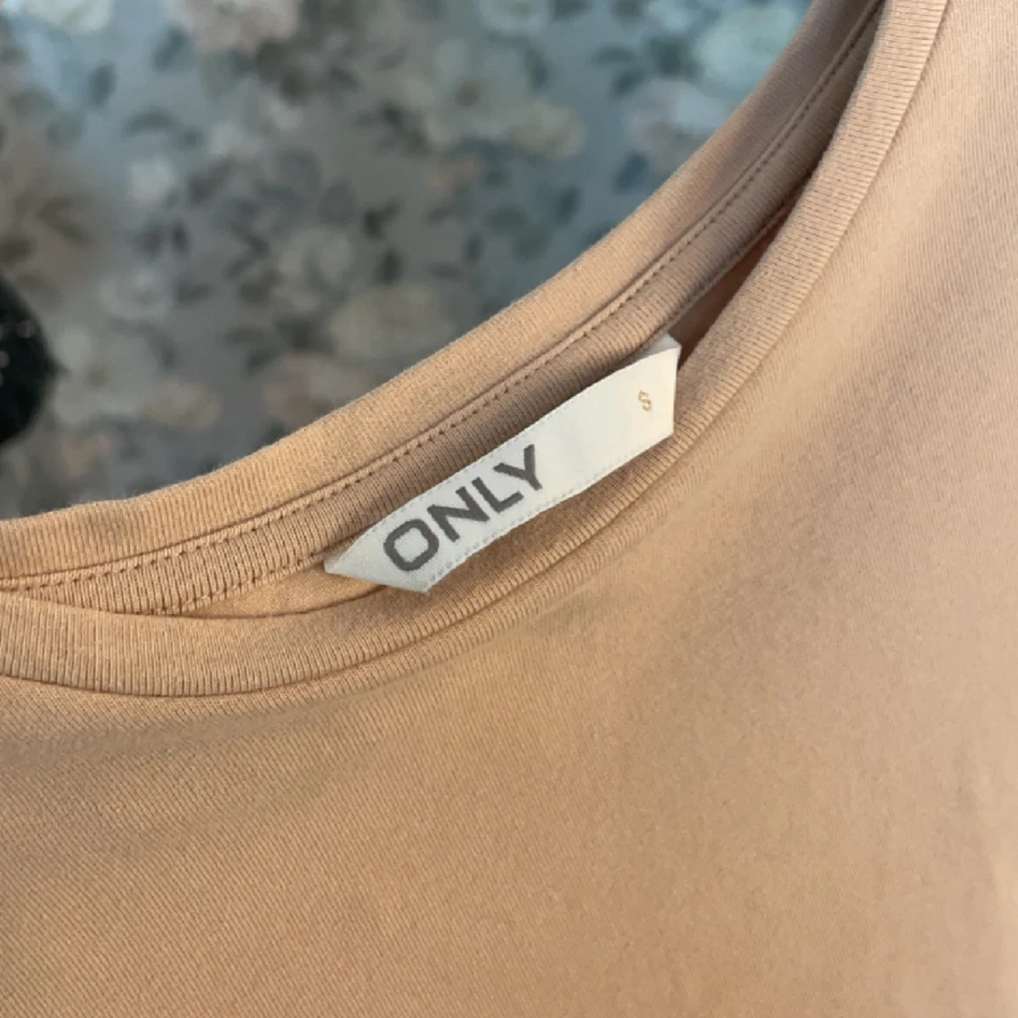 Beige blus/tröja - 91