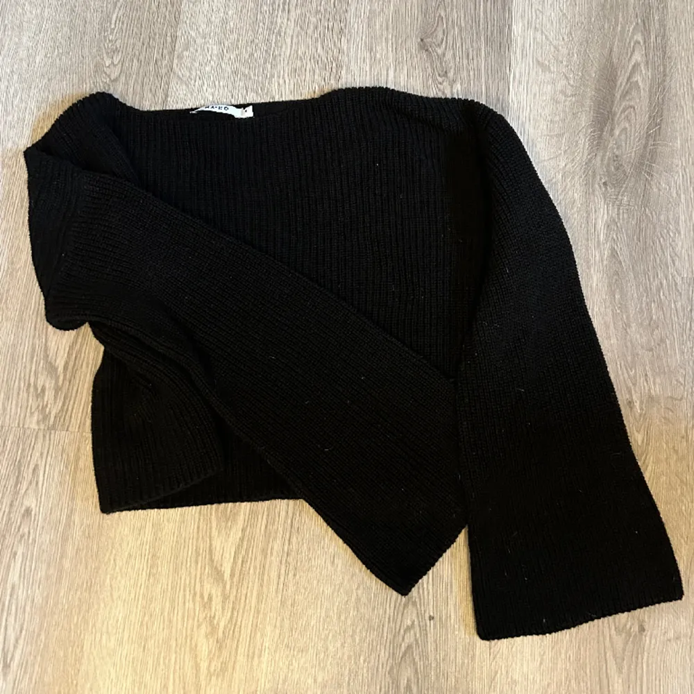 Söt stickad kortare tröja från nakd! Perfekt för vinter & vår! 🩶 köp via köp nu!. Tröjor & Koftor.
