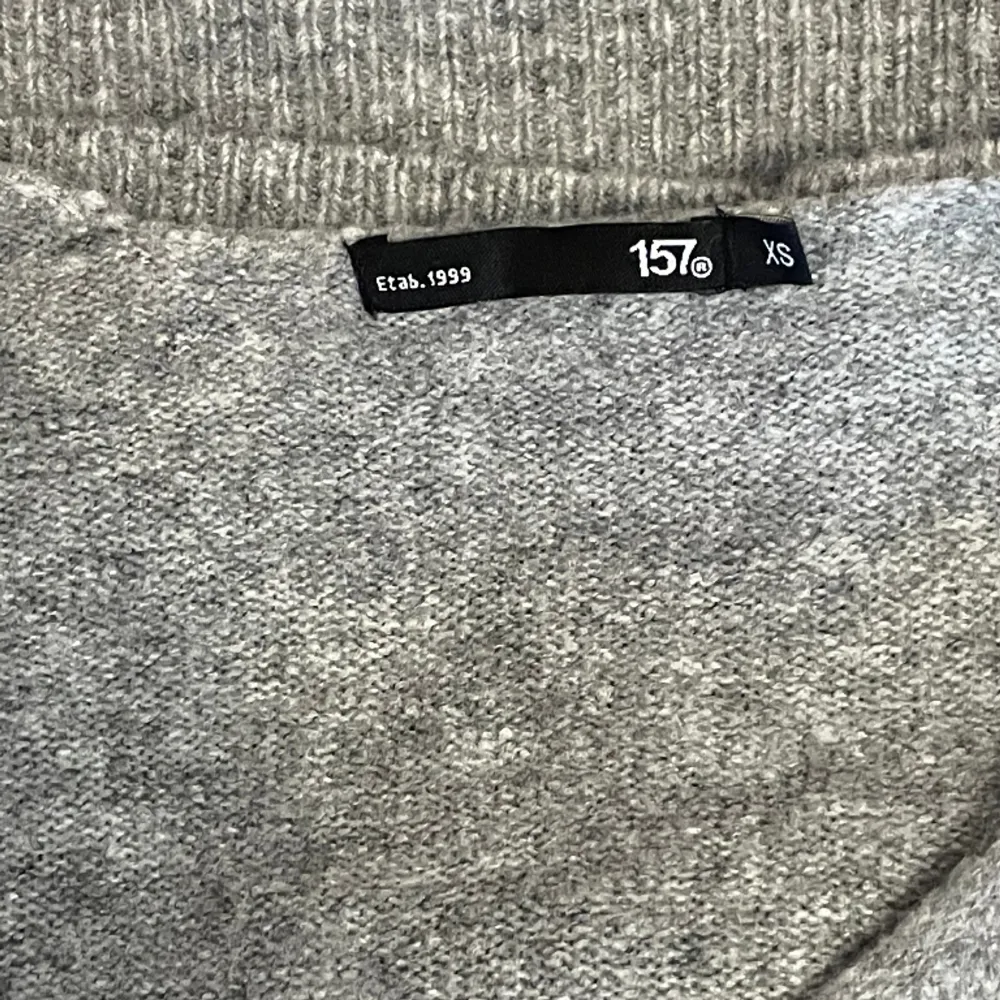 Superskön ny tröja från lager 157, köpte en till i annan färg så denna blir tyvärr aldrig använd. . Tröjor & Koftor.