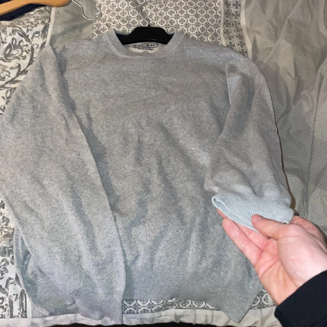 Grå sweater
