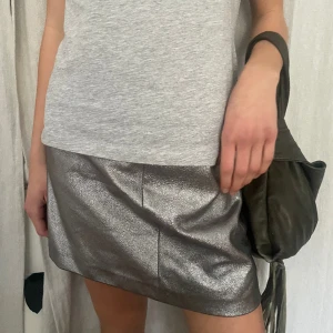 Kjol - Metallisk minikjol från ingen aning💋❤️