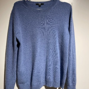 Blå cashmiretröja - Blå cashmiretröja från uniqlo storlek L