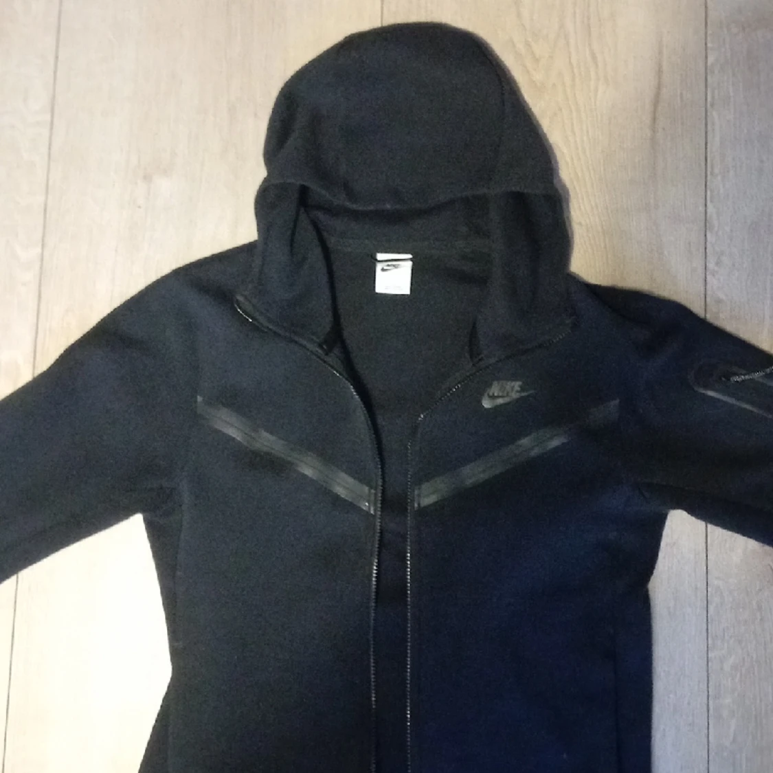Svart nike tech fleece  - 90