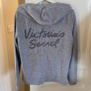 Victoria secret zip hoodie i storlek S. 