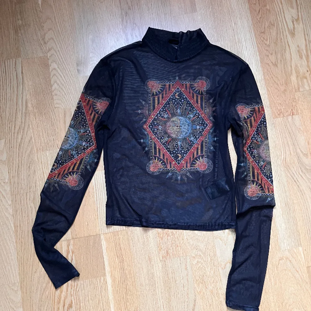 Älskar denna tröja  med det fina mönstret 😍. Tröjor & Koftor.