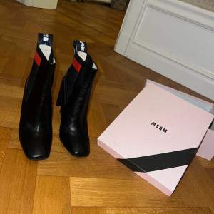 MSGM boots in a great condition, 100% leather ,,original boots coming in a original box. Bought in italy. 