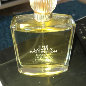 Parfym  - Säljer en parfym 100 ml knappt använd 