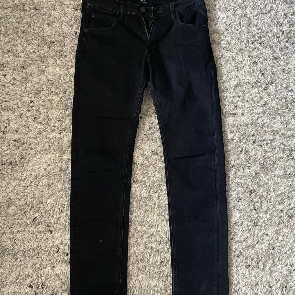 Äkta Lee Jeans | Storlek W:30 L:32 | Skick: 9/10 ( använd fåtal gånger, sedan legat i garderoben) | . Farkut & Housut.