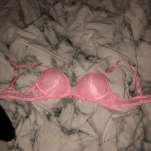 Bh - Fins o hämta i Linköping även i Jönköping kan även posta betalning sker genom Swish eller kontant 🥰