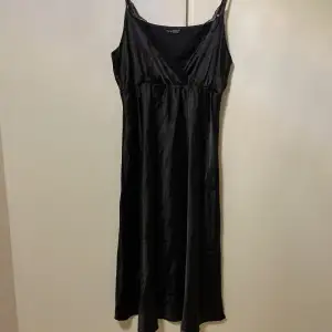 En svart klänning 