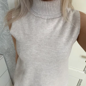 Zara topp - Stickad topp från zara i fint skick💗