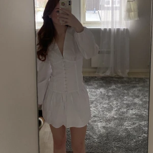 Klänning - Oanvänd med lappar kvar 