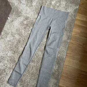 Grå träningstights - Använda ett fåtal gånger!