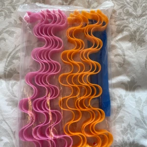 Saker att få vågit hår med  -  Saker att få vågit hår med. Endast testade men var för korta för mitt hår så funkade tyvärr inte på mig.