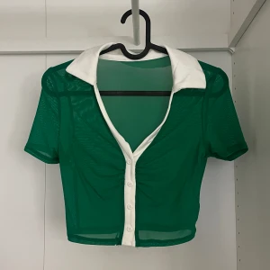 Topp - Helt oanvänd topp i storlek S.