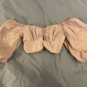 Topp - Fin topp från bikbok, endast testad!!