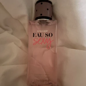 Victoria secret det parfym - Bara använd enstaka gånger. 