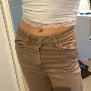 Bruna jeans 💕 - Lager 157 jeans (wide) säljer för att de är för korta för mig (är 171cm)💕