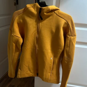 Adidaskofta - Storlek ca men passar s & m