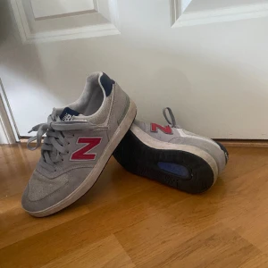 New Balance skor - Storlek 38, väldigt bra skick inte använt mycket men dock lite smutsiga (går att tvätta bort). 
