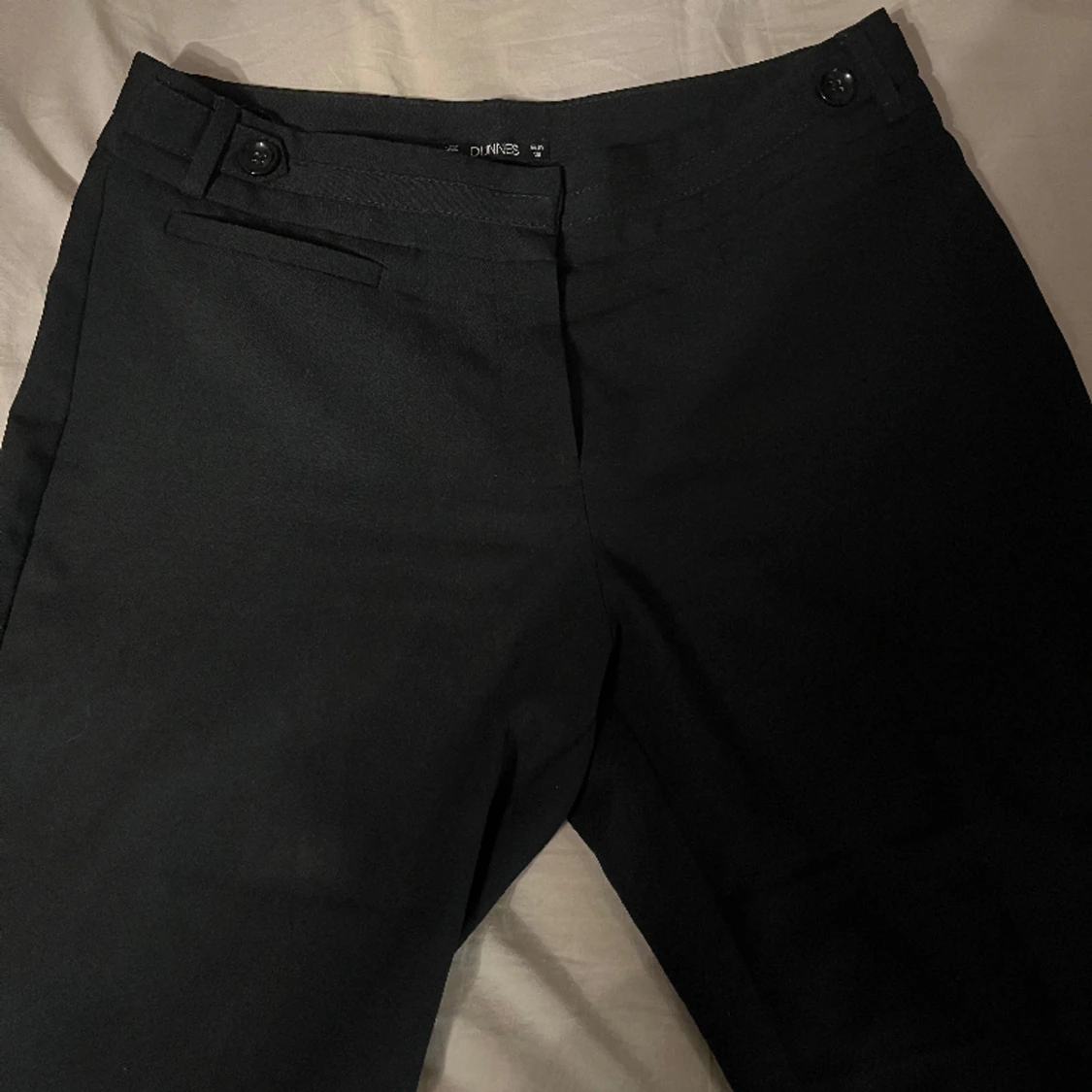Svarta lågmidjade kostymbyxor  - 90
