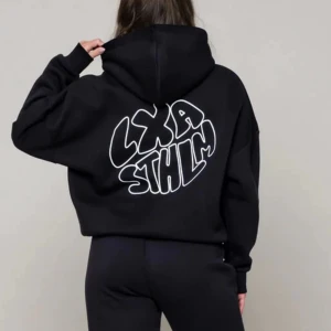 Lxa svart hoodie  - Aldrig använd, säljer för att jag giller min gråa mer som är likadan. Jättefin hoodie som har en nice oversized fit 