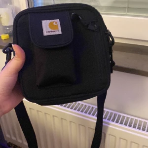 Carhartt - Fin märkes väska ny skick bra skick skriv om mer info