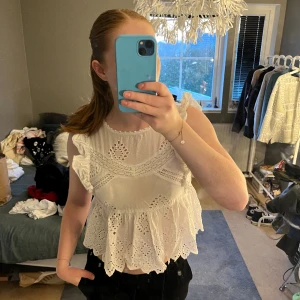 Vit blus  - Jättesöt vid blus från zara💓💓