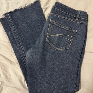 Bootcut lågmidjade jeans - Jättefina lågmidjade jeans som är för korta på mig. strl. 38