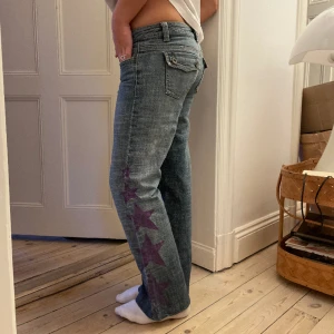 Superfina jeans med stjärnor❣️ - Modell 169