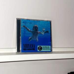 Nirvana cd skiva i fint skick💙 privat för mer bilder.