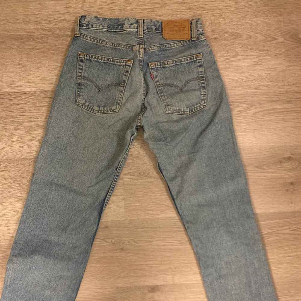 Ljusblå jeans från Levi’s  W: 29 L: 32. Jeans & Byxor.