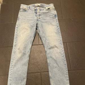 Fint par jeans ifrån jack & jones Storlek W28/L32 Ny pris 500