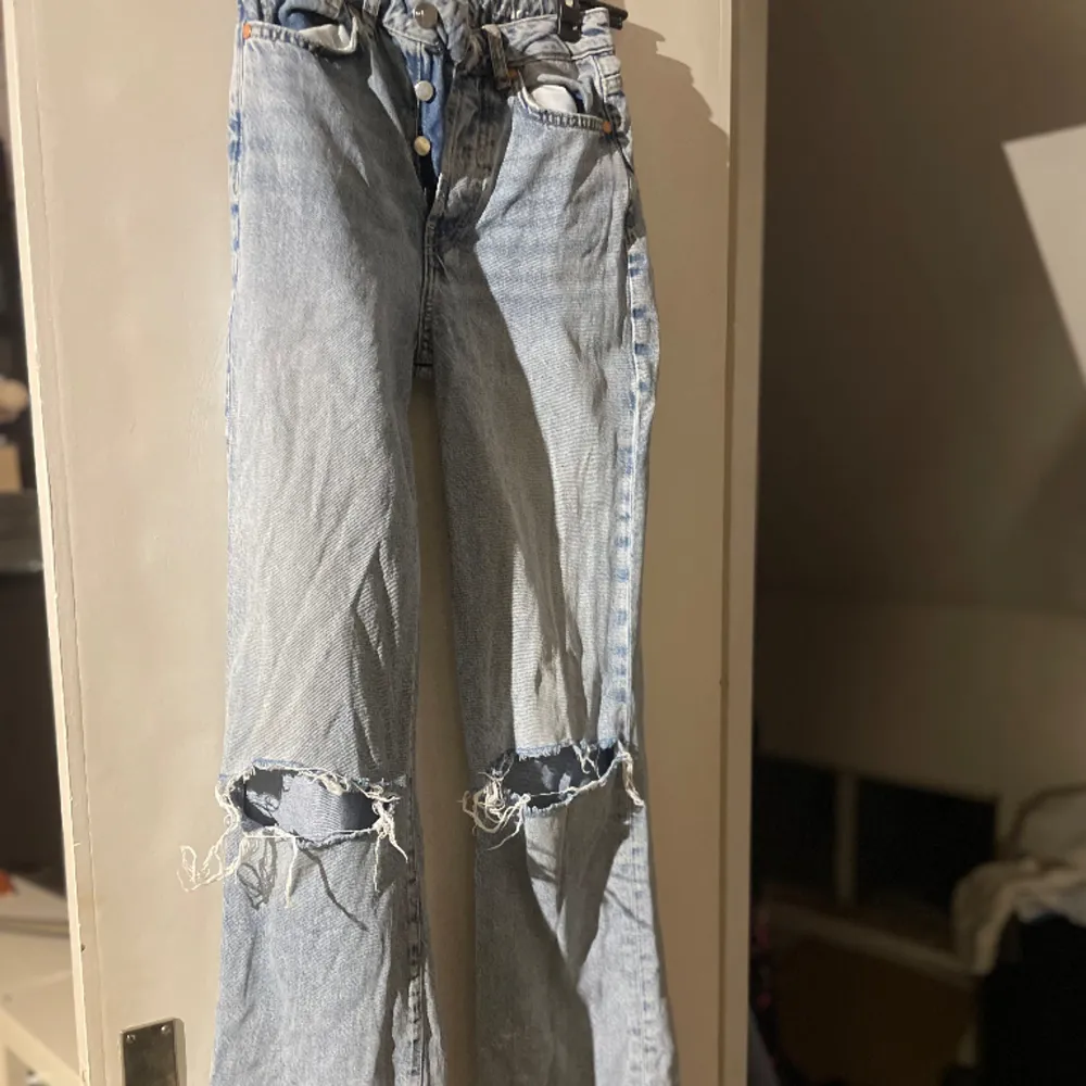 Fina jeans men för små (stryks innan de skickas). Jeans & Byxor.