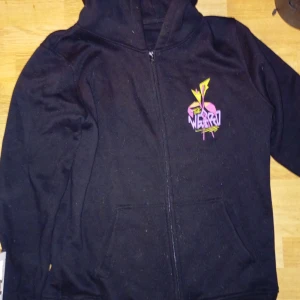 Stylefile / The Weird. Graffiti. XL - Collab