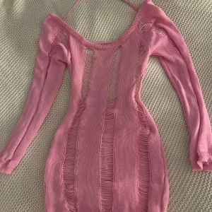 Stickad tunn klänning - Aldrig använd 