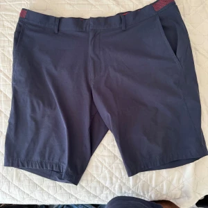 Hugo boss skjorta  - Hugo boss skjorta lite väll stora för mig