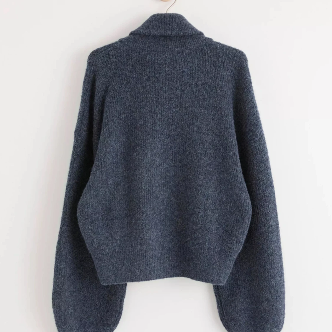 Blå stickad kofta - 90