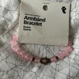 Armband - Säljer armband från flying tiger. Aldrig använt den så den är i bra skick.
