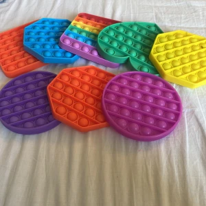 poppit kitt - Säljer nu ett poppit kitt med 8 poppitsar, ganska bra skick, pris kan diskuteras.