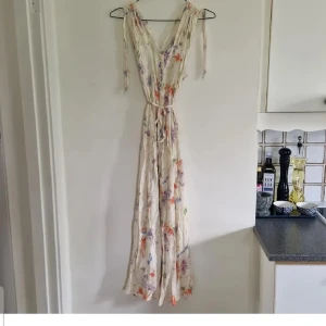 Klänning  - Storlek 38