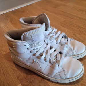 Nike - Sköna till både promenad och vardag.