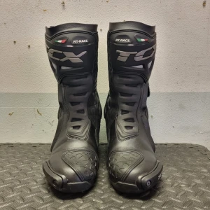 TCX RT-Race MC-boots storlek 44 - Väldigt skick invändigt och utvändigt.  Nypris 3.500:-